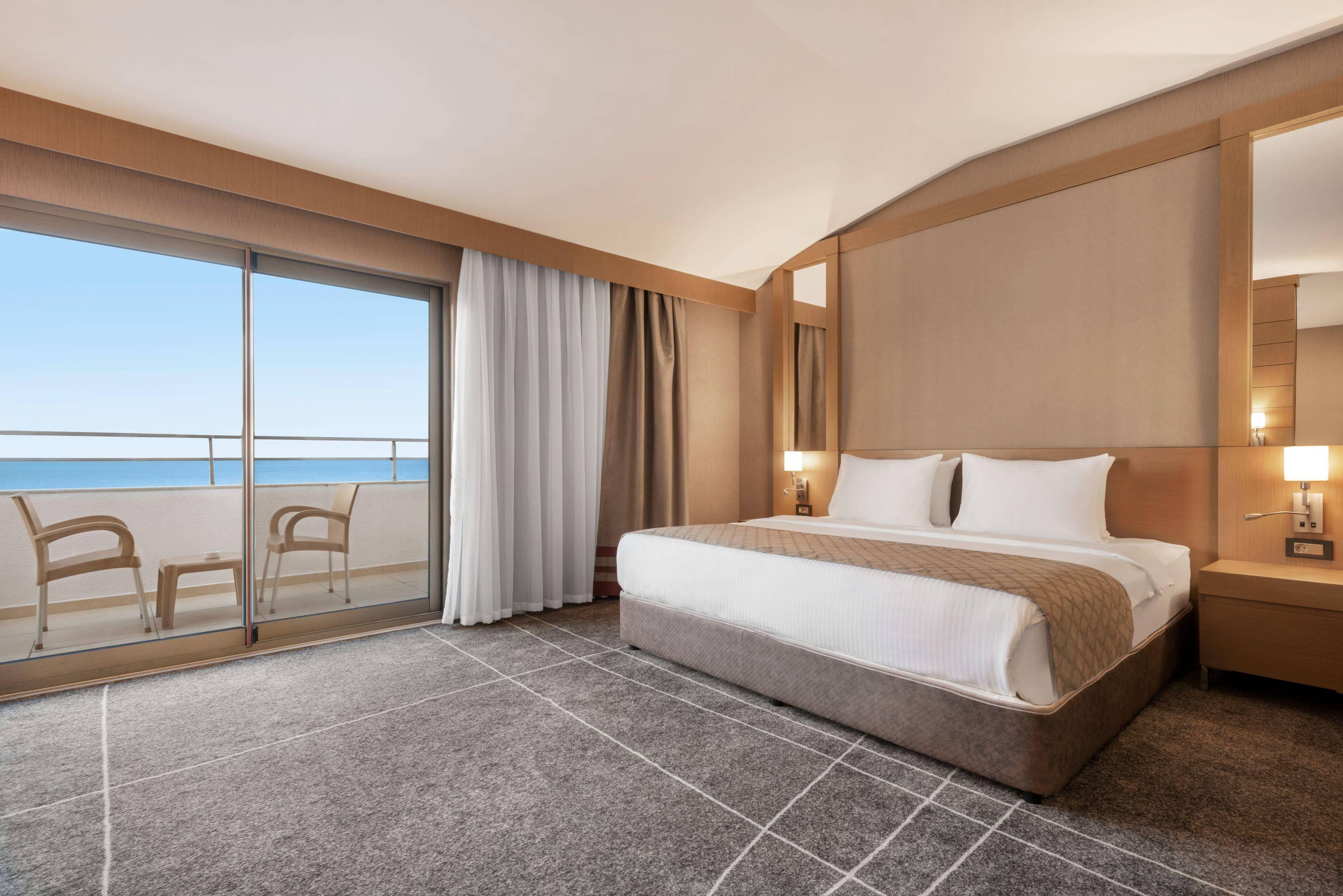 Ramada Resort By Wyndham Unye Экстерьер фото