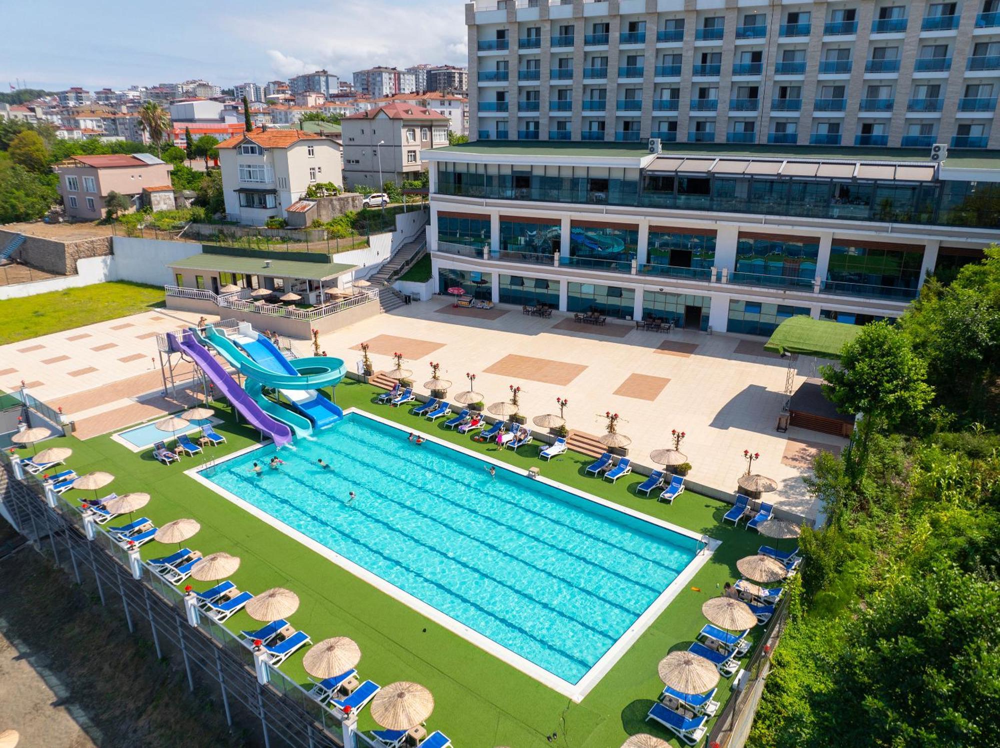 Ramada Resort By Wyndham Unye Экстерьер фото